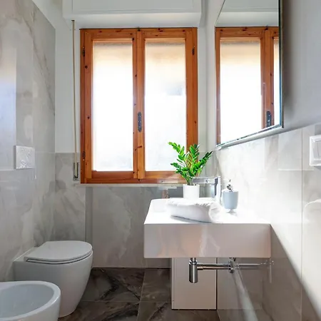 Tosco Romagnola Flat With Parking And Balcony